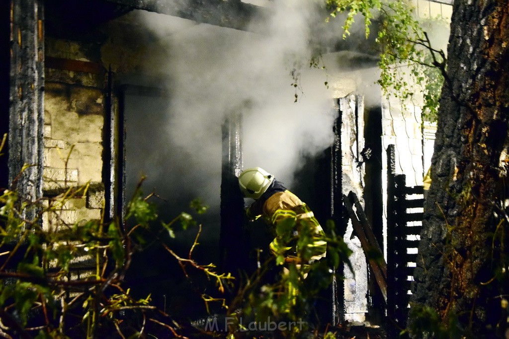 Grossfeuer Einfamilienhaus Siegburg Muehlengrabenstr P0284.JPG - Miklos Laubert